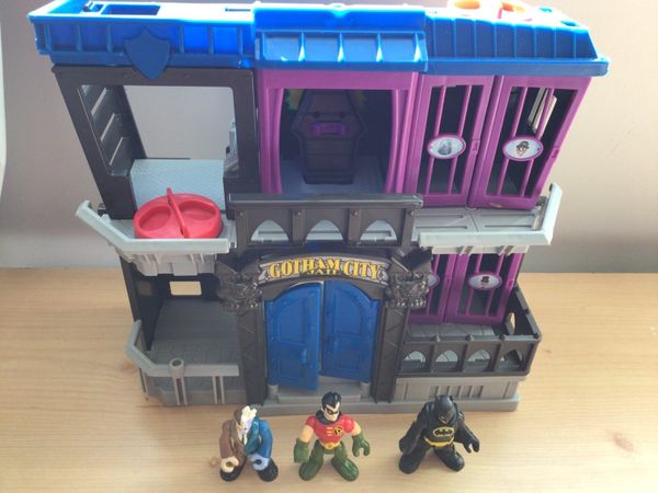 Imaginext Batman Gotham City Jail & Figures