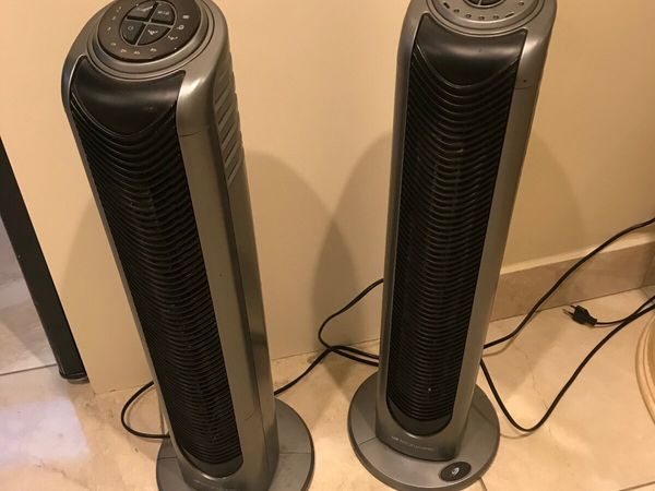2 rotating Fans