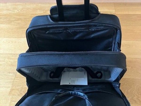 Laptop case and travel bag on rollers