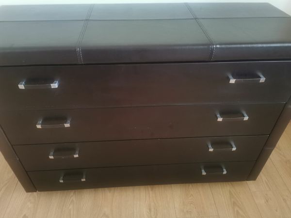 Leather Luxury chest of drawers