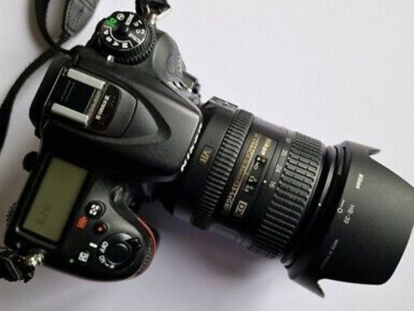 Nikon D7100 w 16-85mm Lens