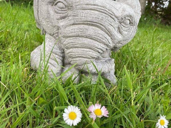 Elephant pot garden decoration