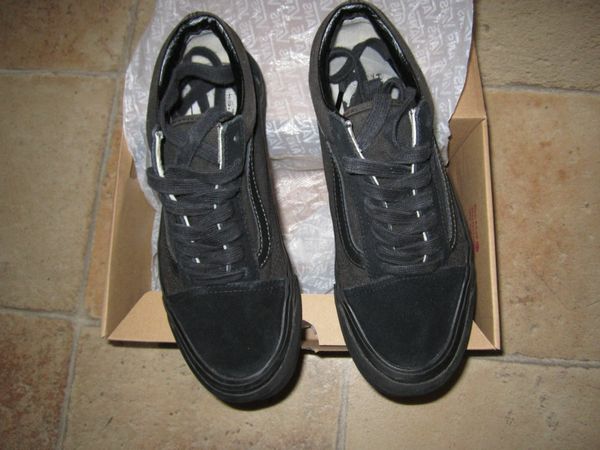 Vans Old Skool black canvas shoes