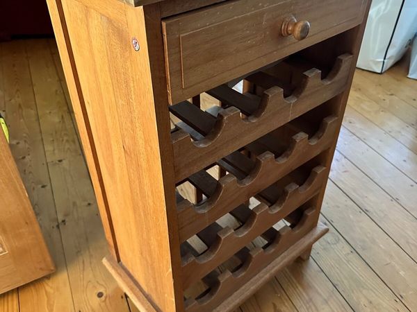 Wine rack with drawer