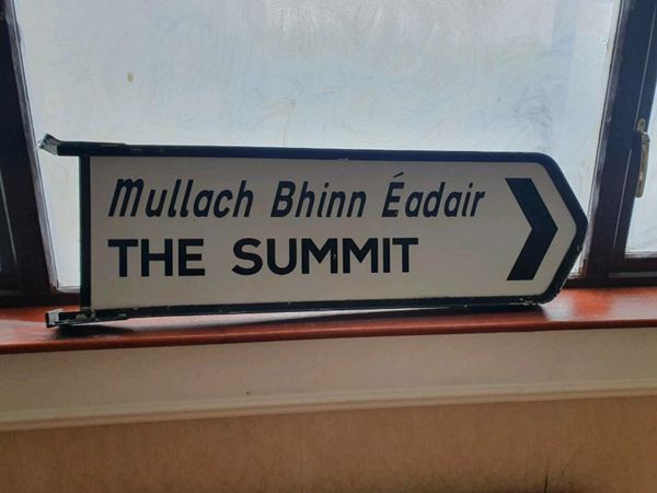 Summit sign.