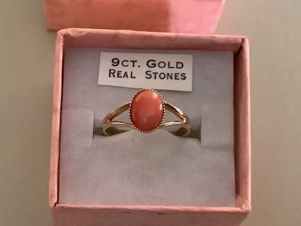 BRAND NEW 9ct CORAL STONE ring