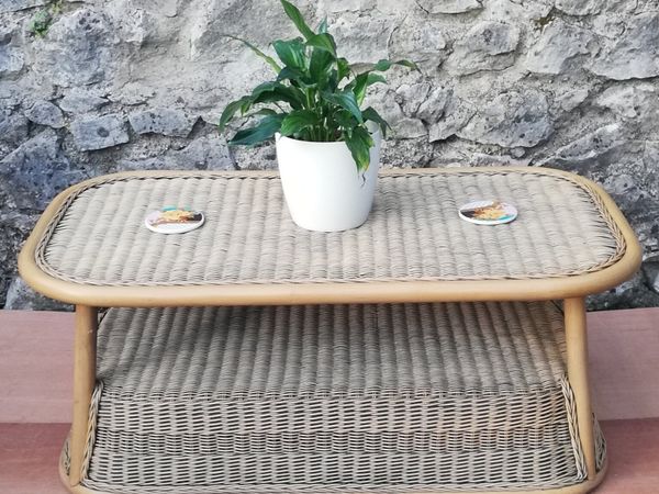 RATTAN CONSERVATORY/PATIO TABLE