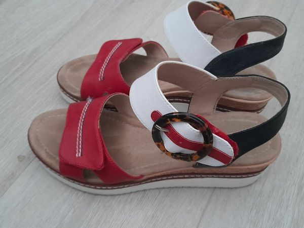 Susst Womens sandals size 40