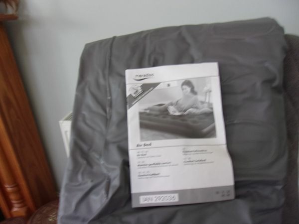 DOUBLE AIR BED LIKE NEW