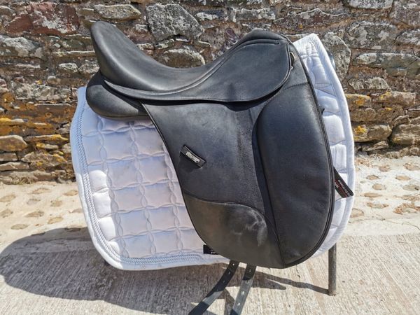 17.5” Isabel werth dressage Wintec saddle