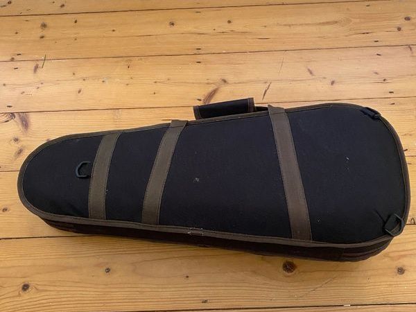 Carry on violin case and bow holder