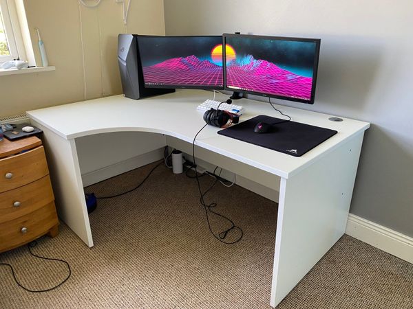 Desk. Office desk. gaming desk.
