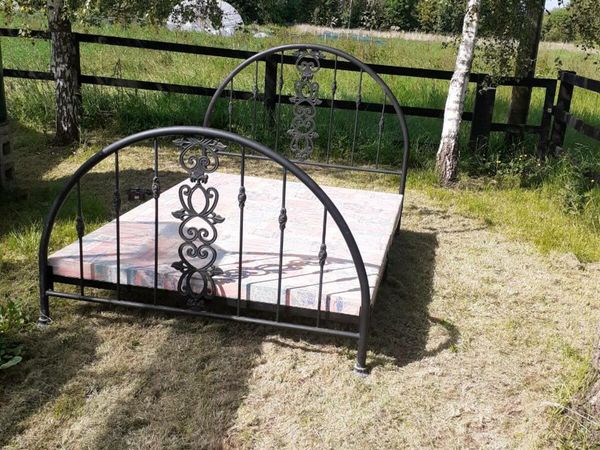 King size Iron Bed and Metal Frame