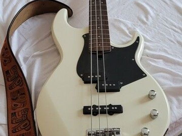 yamaha bb234 4 string bass guitar