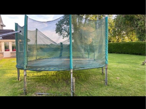 FREE TO GOOD HOME 16 foot trampoline