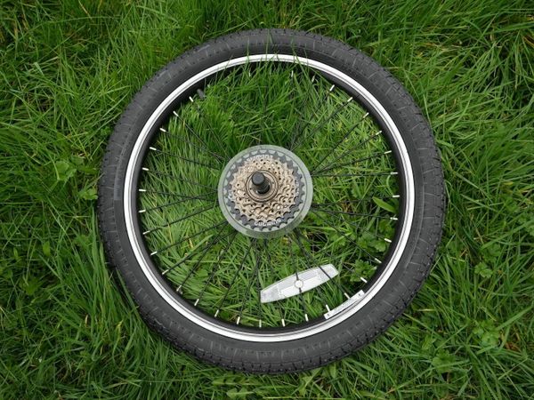 20inch BikeBack wheel as new with 6shimano cassete