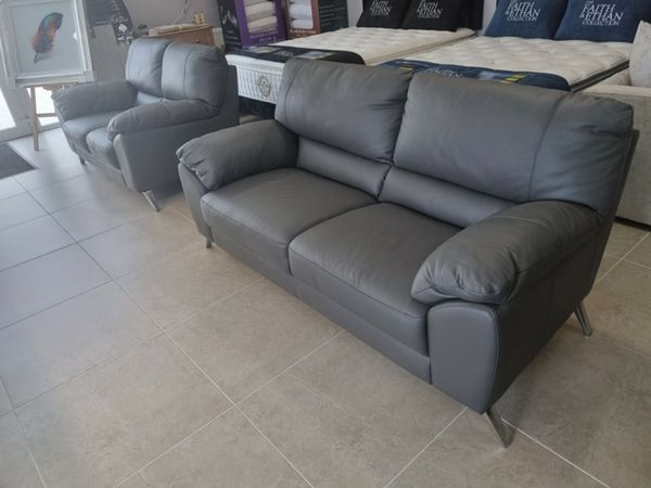 Leather sofa set 💯💯💯