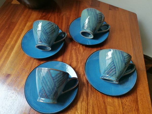Coffee / Tea Cups and Saucers