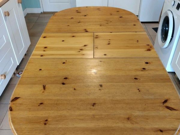 Kitchen Table
(Pine)
