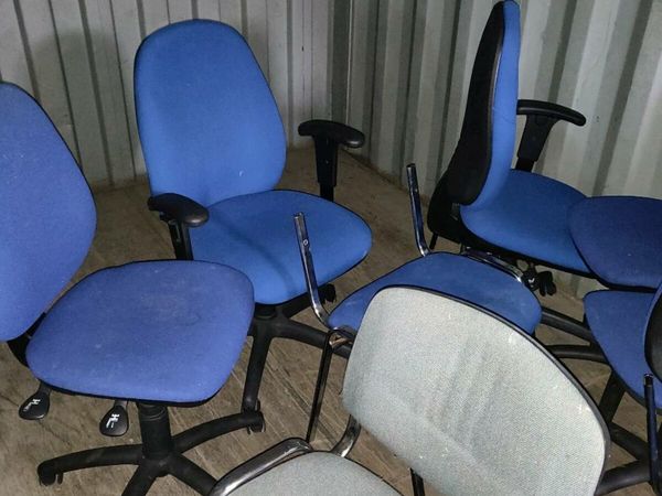 Mixed lot of office and regular chairs