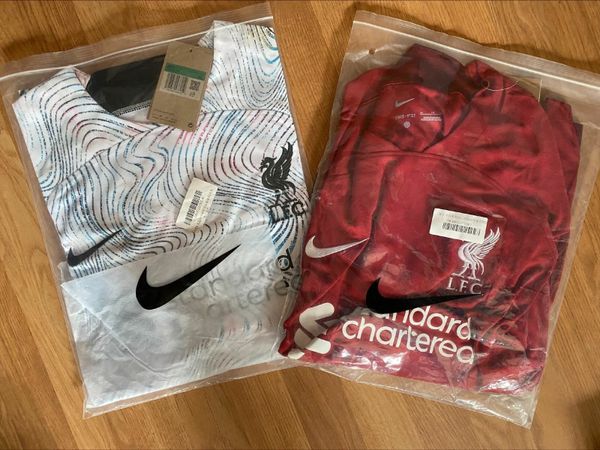 Liverpool FC jerseys - home & away