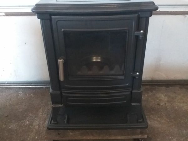 Wanted small oil stoves & solid fuel