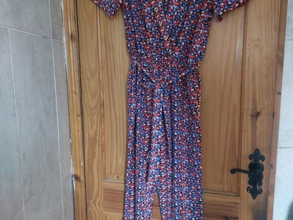 Floral jumpsuit size 12 (free postage)