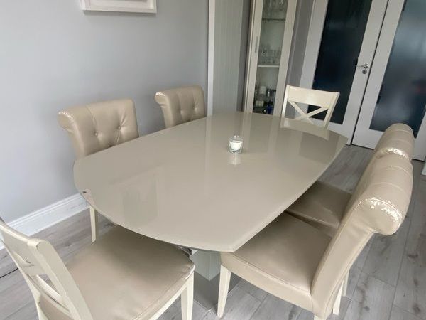 Extendable Ivory Dining Table with 6 Ivory Chairs