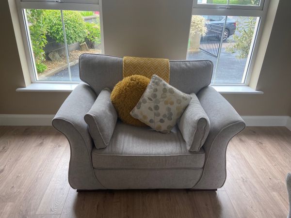 2 & 1 Grey Seater Couch Last Price Reduction