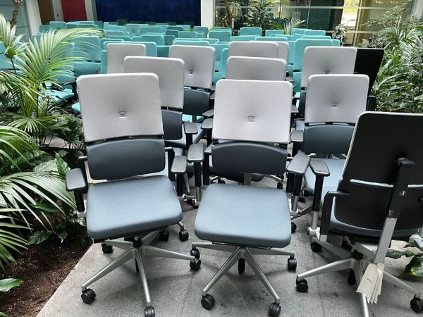 60 x Steelcase Office Chairs- Grey or Green Option