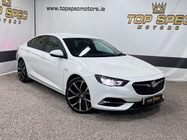 Opel Insignia Hatchback, Diesel, 2019, White