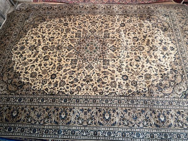 Hand knotted high quality carpets