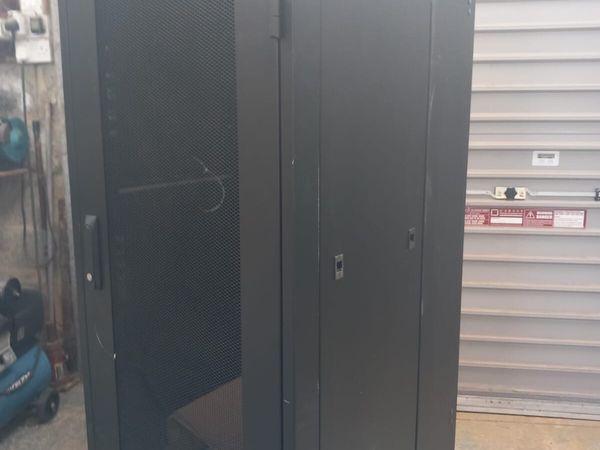 Used Free Standing Server Rack / Data Cabinet