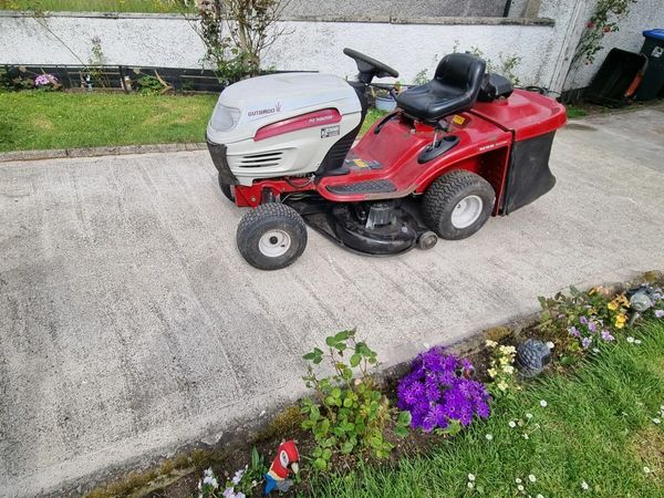 Ride on lawnmower for sale