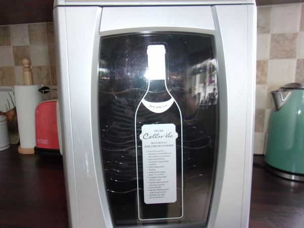 WINE FRIDGE COOLER IN CAR CHARGER ONLY