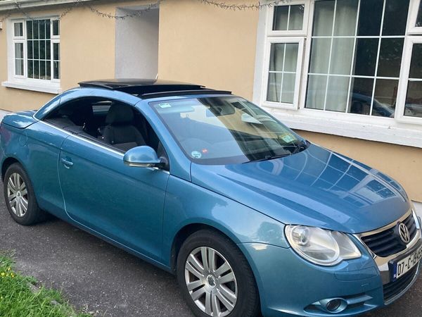 Vw Eos 1.6 convertible. Needs work on roof.