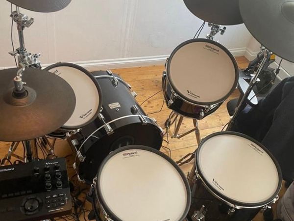 Drum kit (electronic)