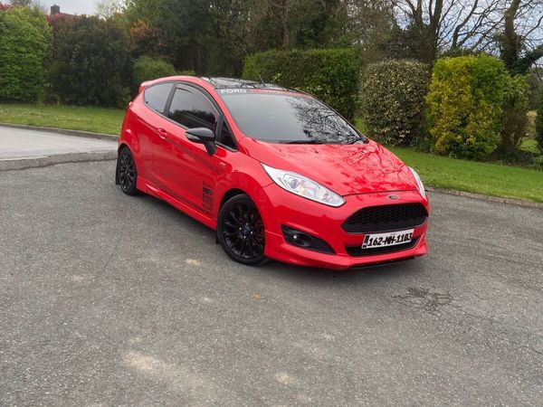 Ford Fiesta St line Red edition