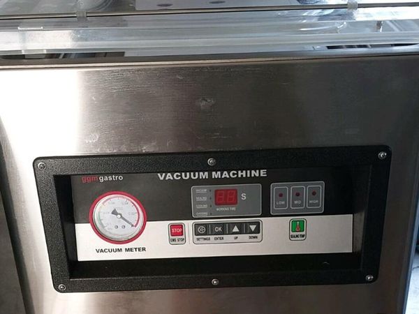 Vacuum  pack machine