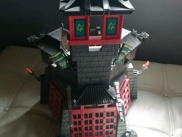 Playmobil 5480 Knights Castle (secret dragon fort)