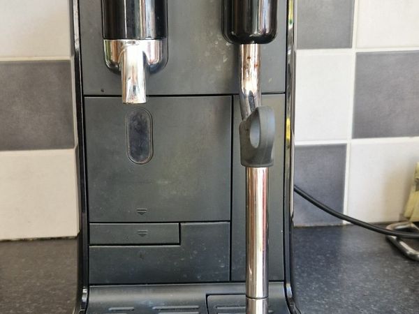 NESPRESSO Sage Creatista Uno Coffee Machine