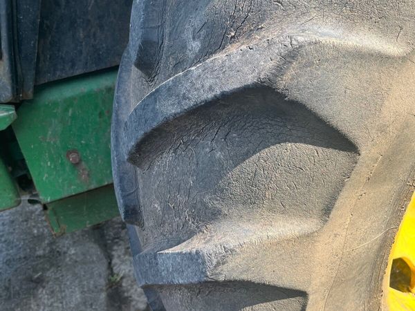 16.9 x 34 13.6 24 tractor tyres