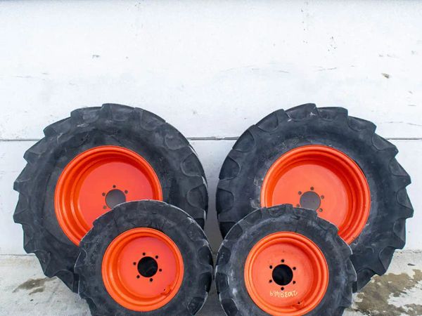 Tractor tyres with rims