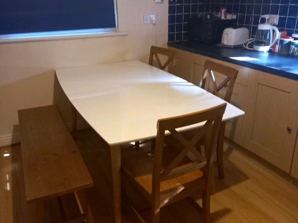 Kitchen table chairs & bench, can deliver