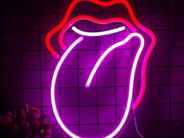 Lips neon sign flame red lips big tongues