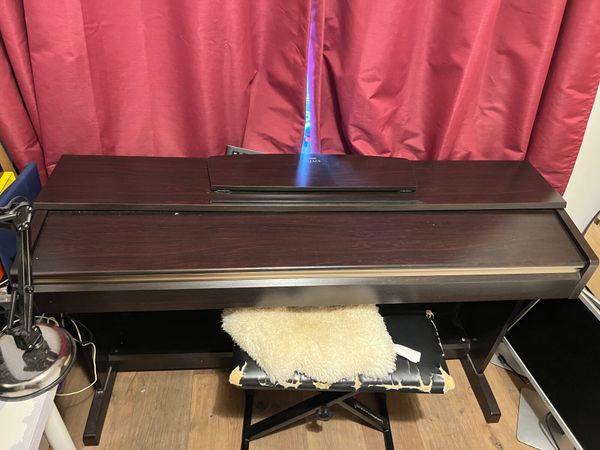 Yamaha YDP 161 digital piano lo