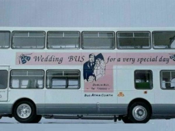 Dublin's Wedding Bus, 1:76 scale
