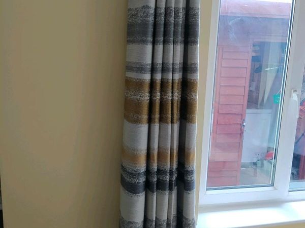 3 pairs of curtains