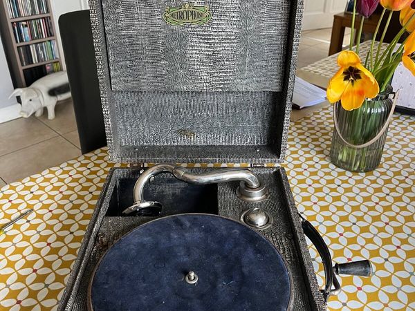 Vintage  Gramophone
