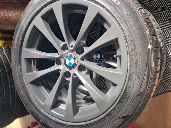 Bmw Alloys 17 inch with tyres